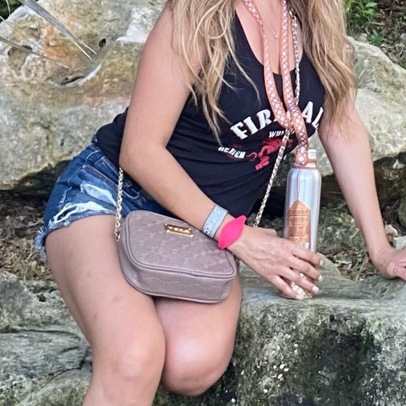 Bebe Light Brown /Tan Signature Print Chain Crossbody Bag✨ - Picture 9 of 9